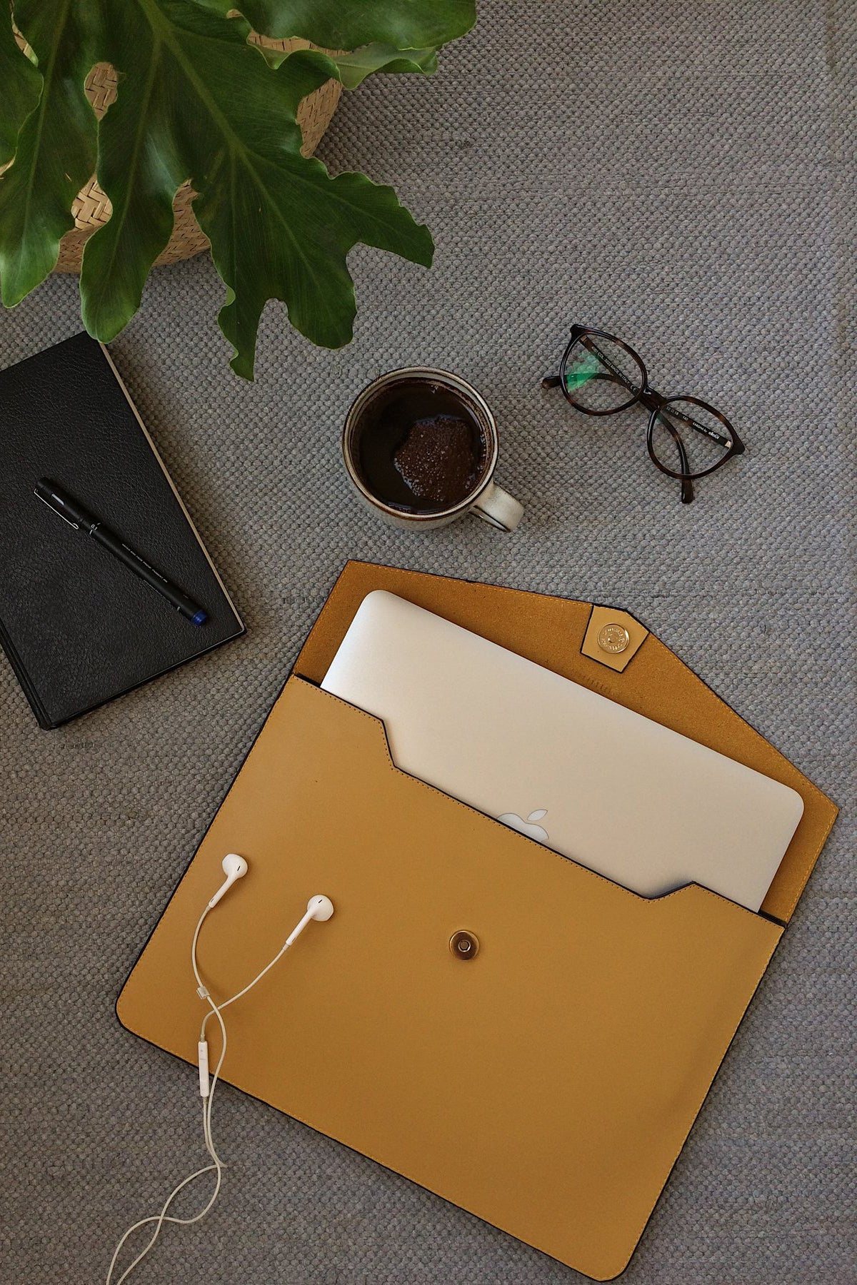 LIGHT MUSTARD | ENVELOPE LAPTOP SLEEVE