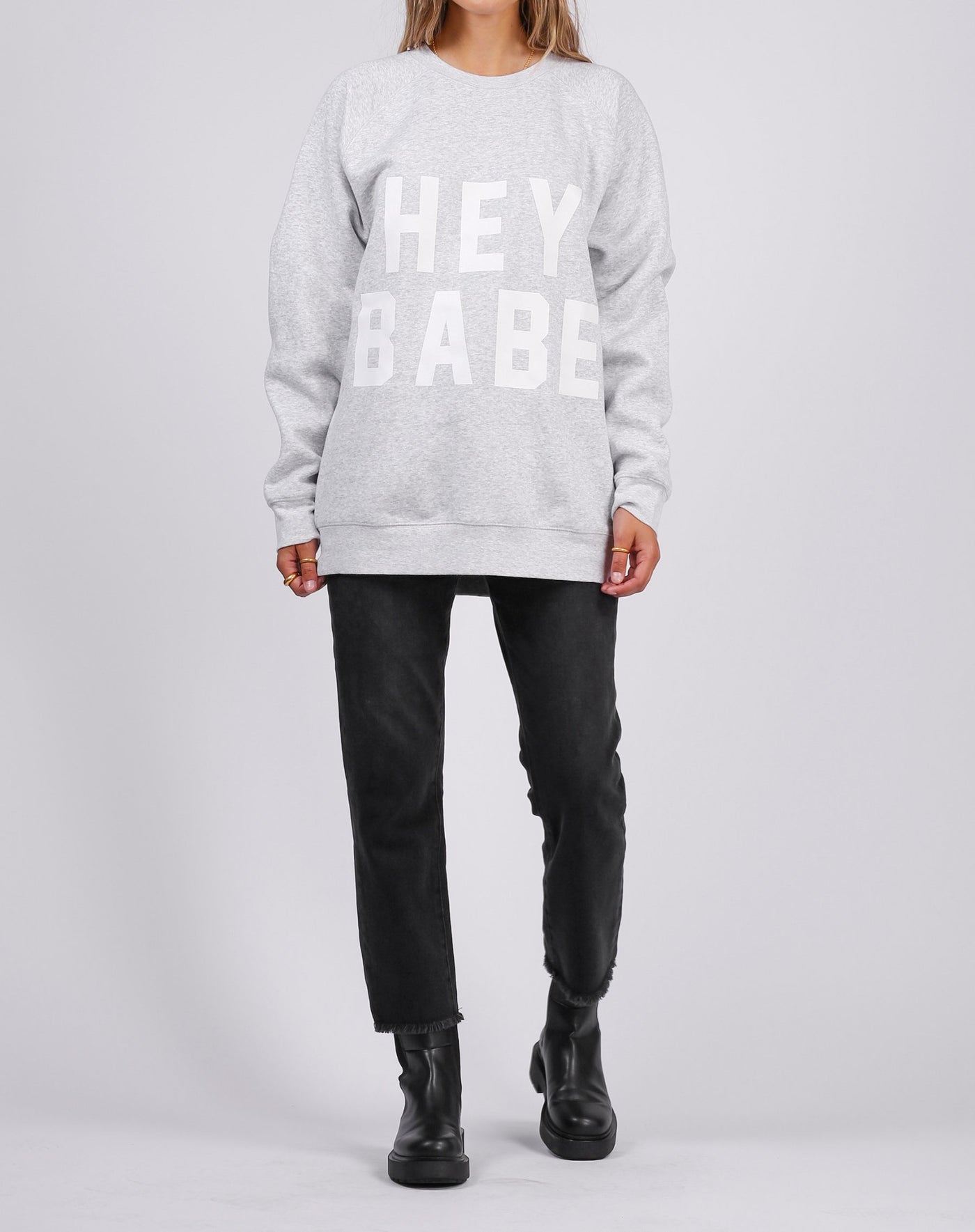 The "HEY BABE" Big Sister Crew Neck Sweatshirt | Pebble Grey