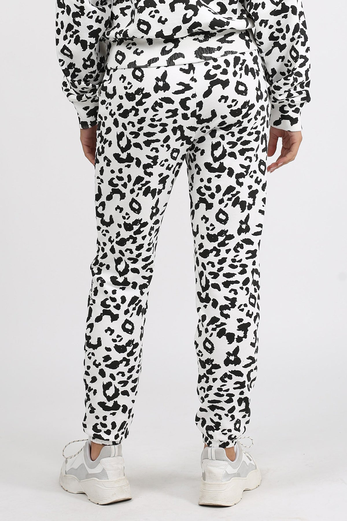 The "SNOW LEOPARD" Best Friend Jogger | Black & Cream