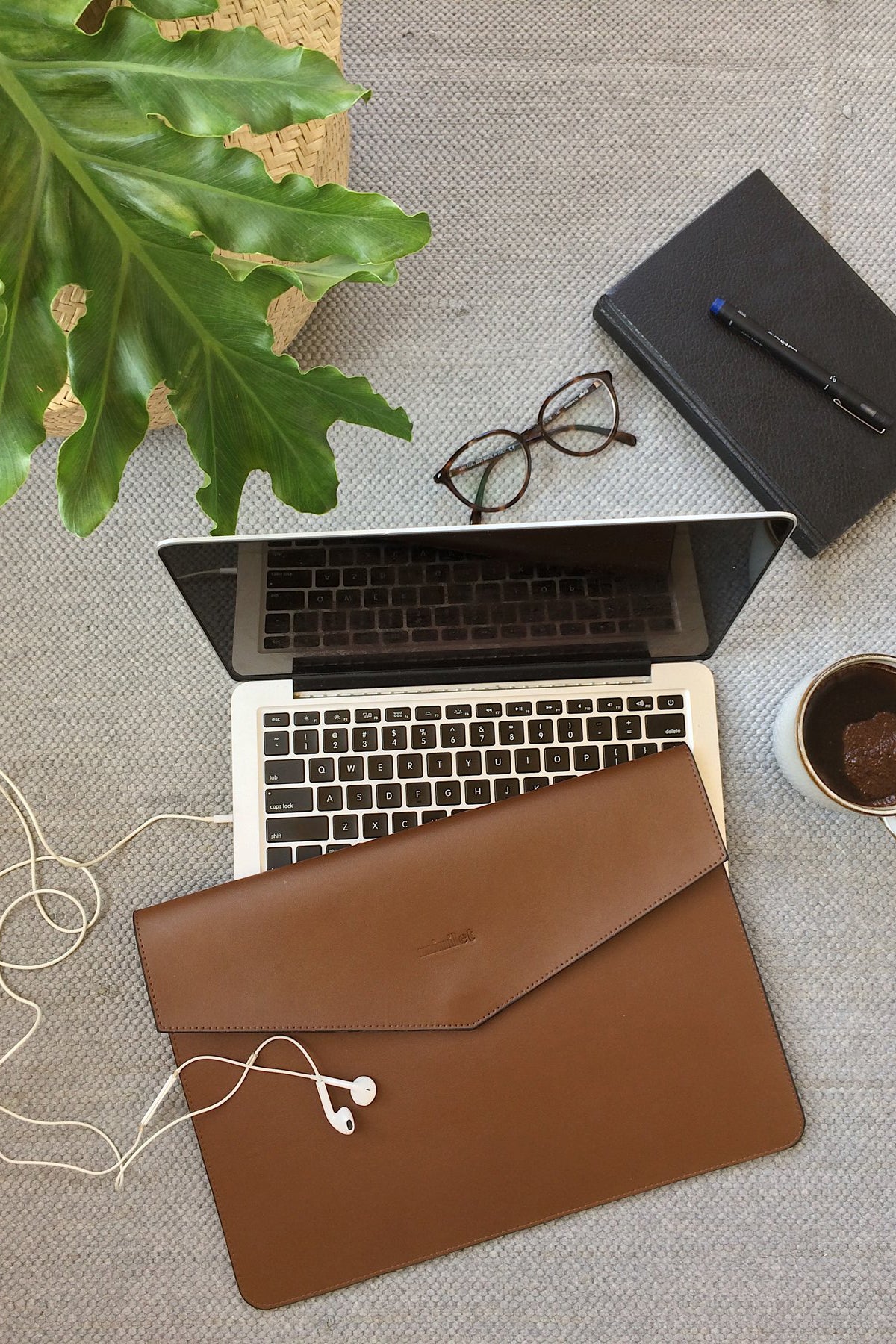 BROWN | ENVELOPE LAPTOP SLEEVE