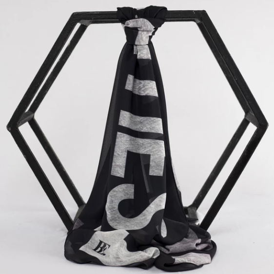 Certain: Black/Metallic - ShopAuthentique