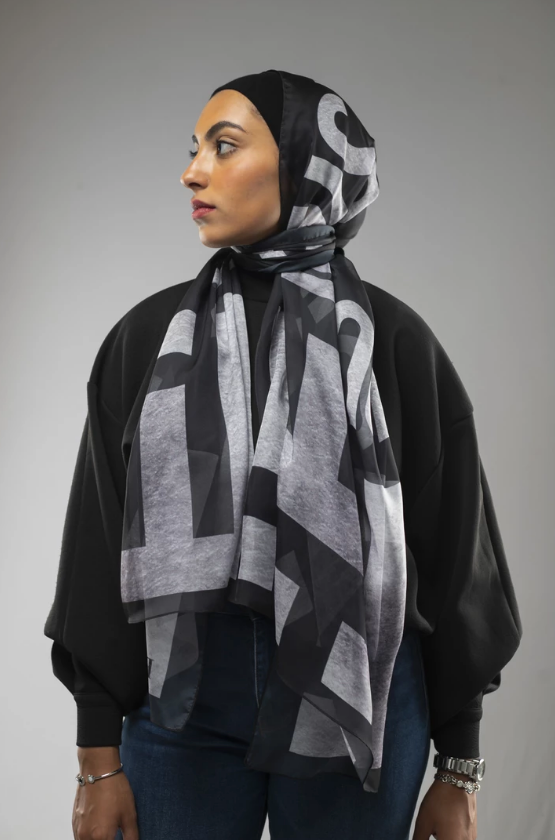Certain: Black/Metallic - ShopAuthentique