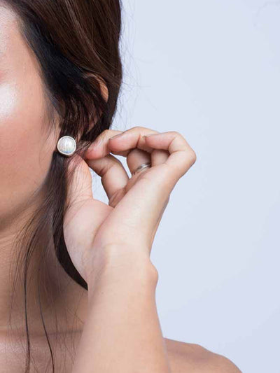 Small Flat Pearl Studs - ShopAuthentique